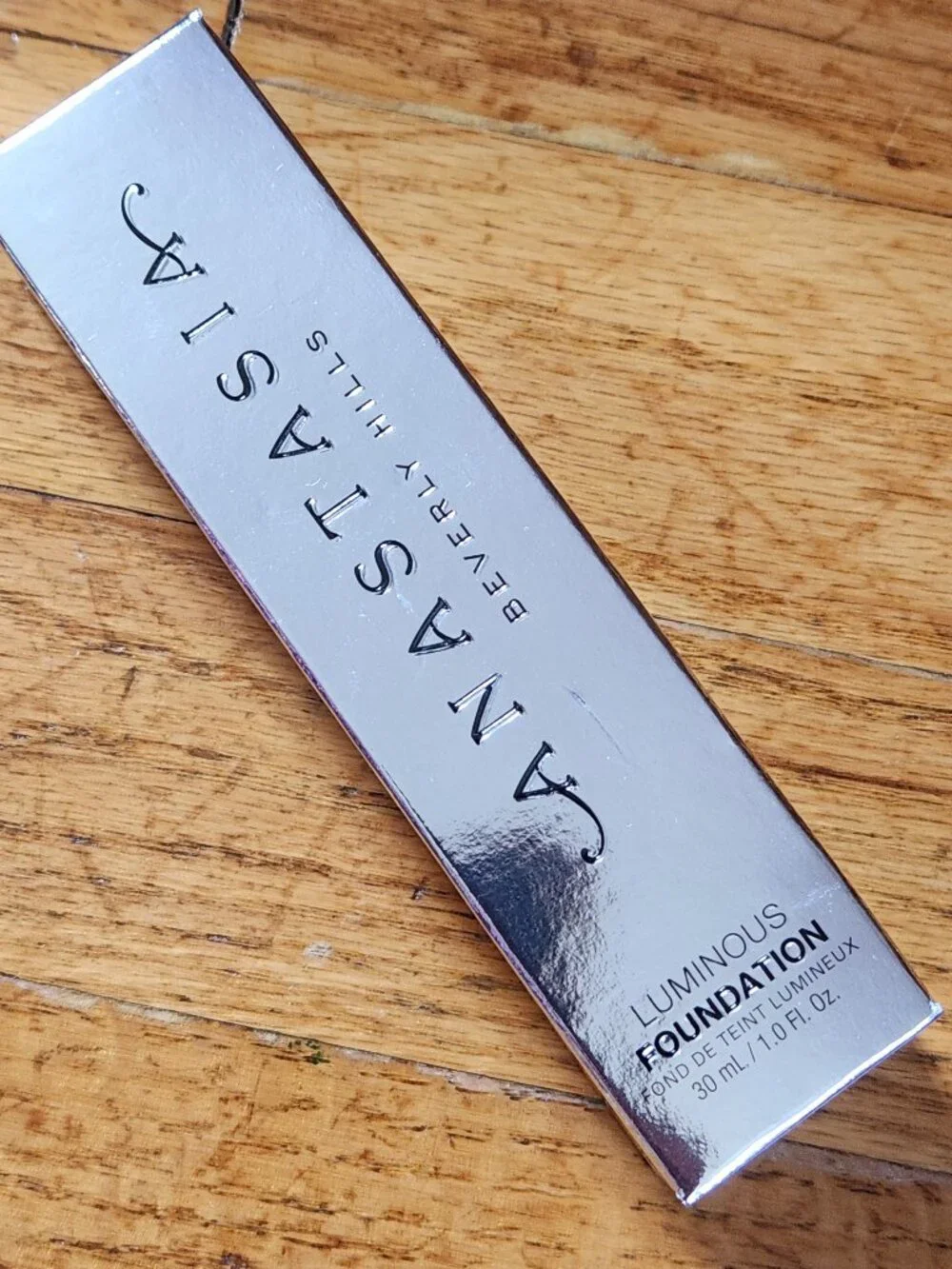 Anastasia Beverly Hills: Luminous Foundation: 210N